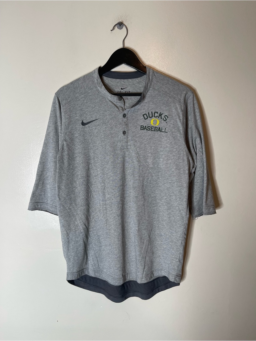 Nike Oregon Ducks Baseball Henley Shirt Size Medium Mens Dri Fit
